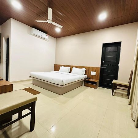 Hotel Grand Indu, 3 Star Kolhapur Zewnętrze zdjęcie