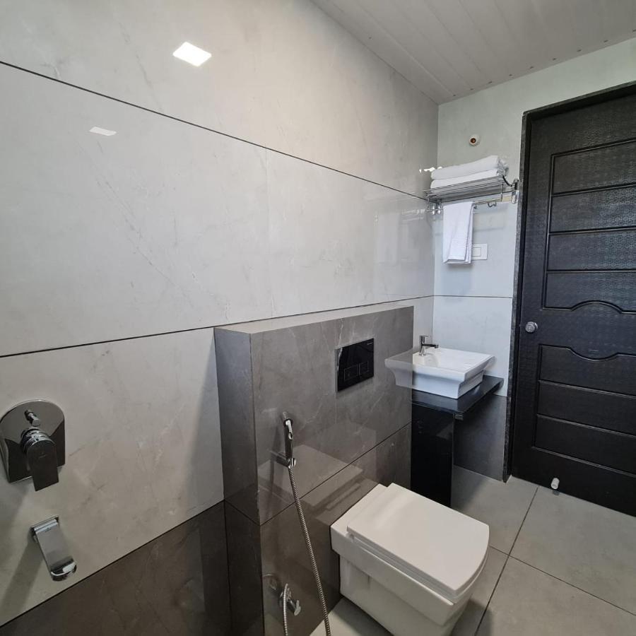 Hotel Grand Indu, 3 Star Kolhapur Zewnętrze zdjęcie