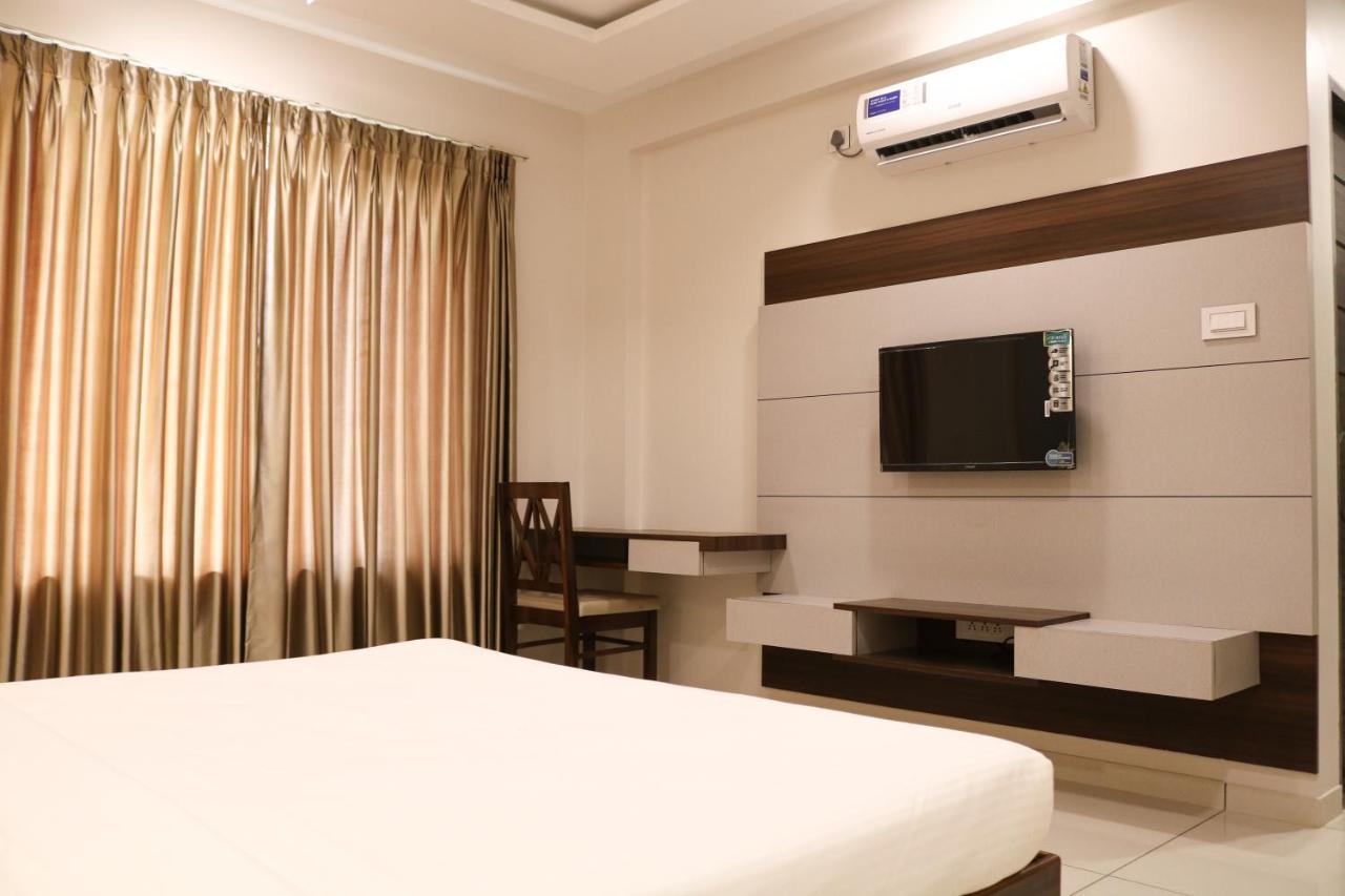 Hotel Grand Indu, 3 Star Kolhapur Zewnętrze zdjęcie