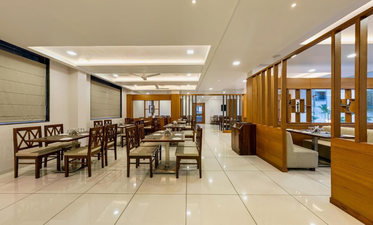 Hotel Grand Indu, 3 Star Kolhapur Zewnętrze zdjęcie
