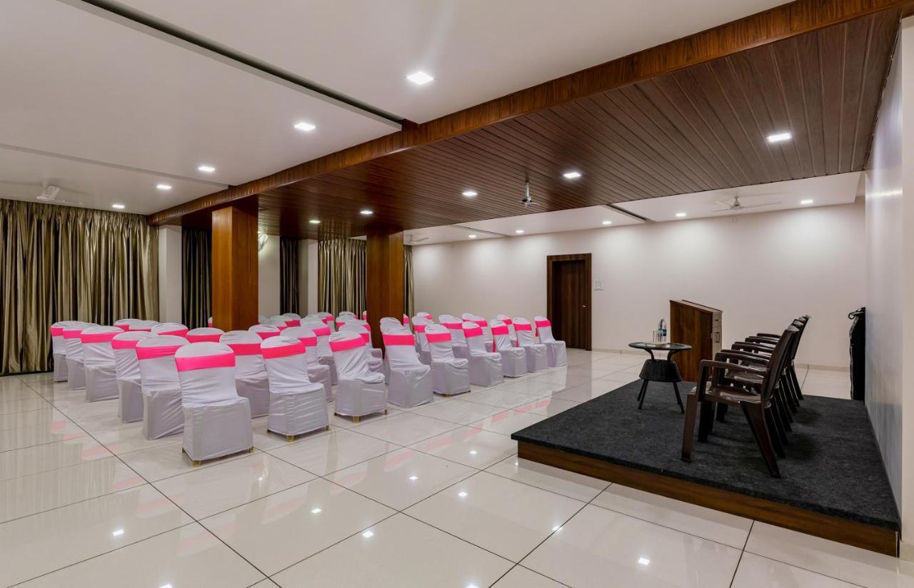 Hotel Grand Indu, 3 Star Kolhapur Zewnętrze zdjęcie