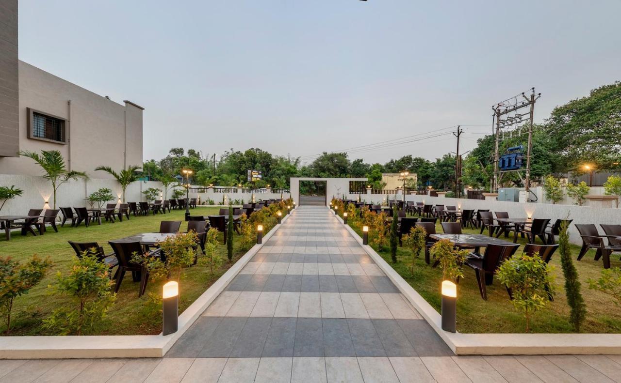 Hotel Grand Indu, 3 Star Kolhapur Zewnętrze zdjęcie