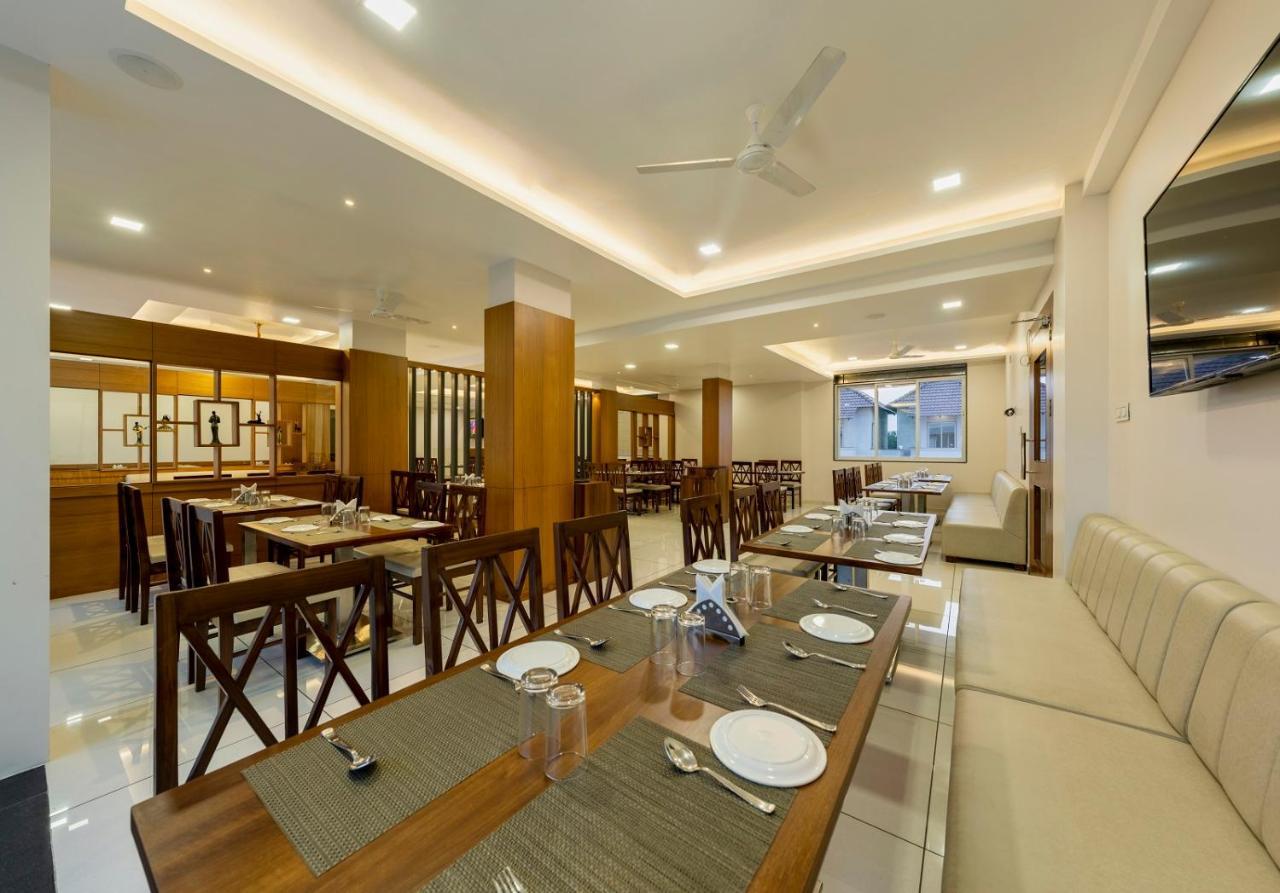 Hotel Grand Indu, 3 Star Kolhapur Zewnętrze zdjęcie