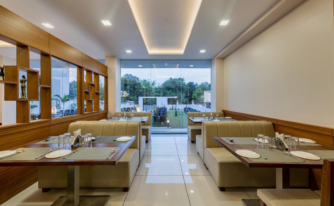 Hotel Grand Indu, 3 Star Kolhapur Zewnętrze zdjęcie