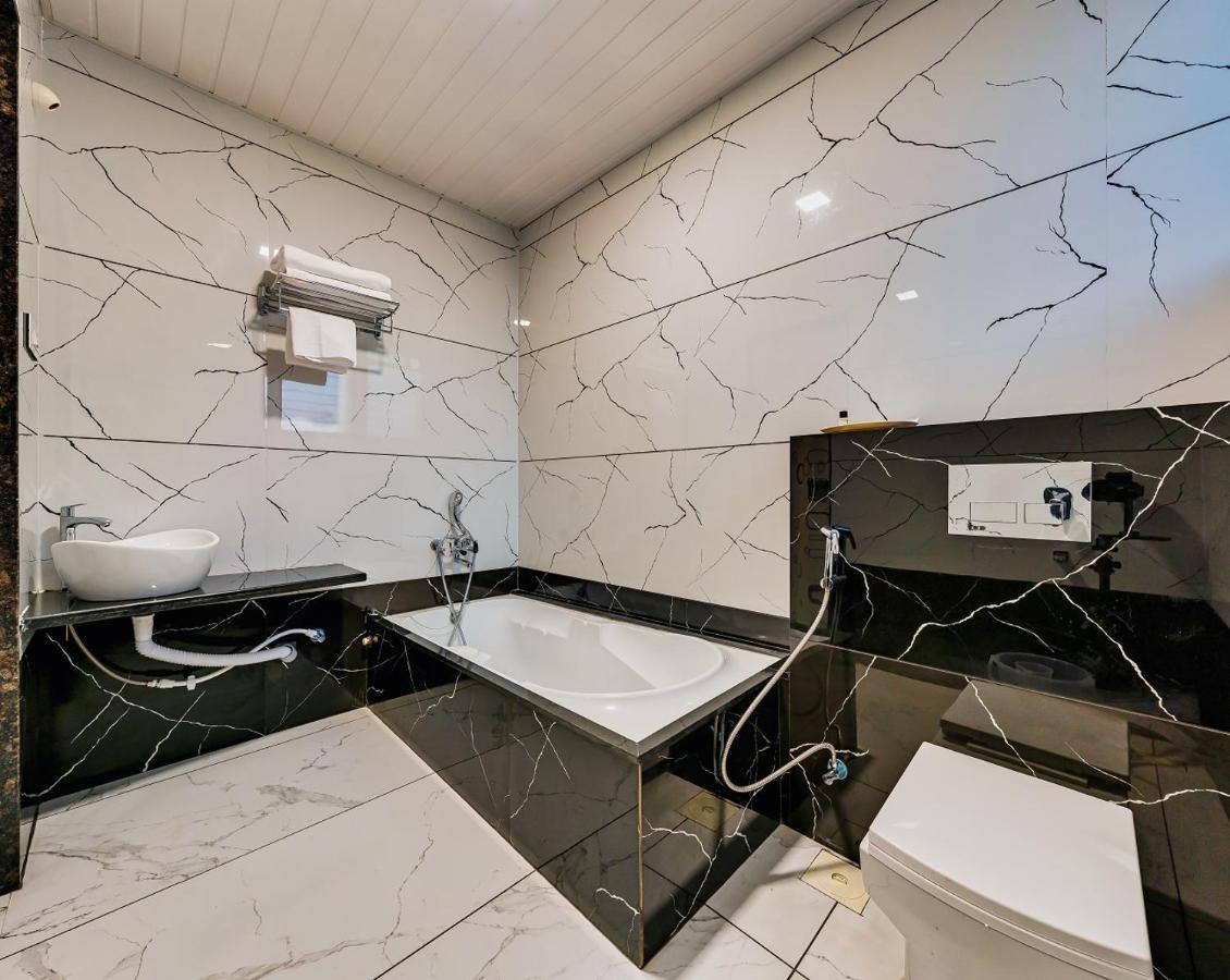 Hotel Grand Indu, 3 Star Kolhapur Zewnętrze zdjęcie