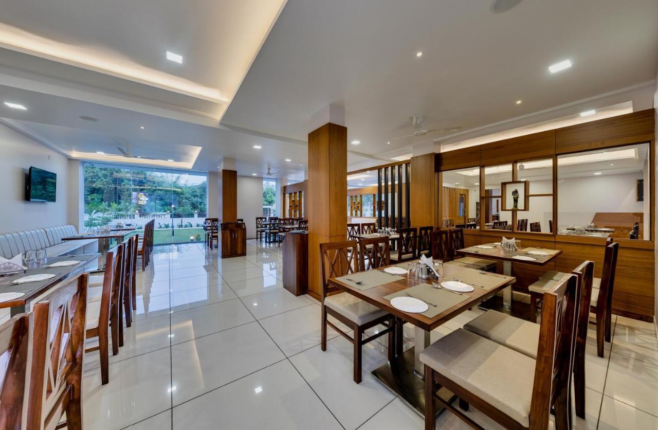 Hotel Grand Indu, 3 Star Kolhapur Zewnętrze zdjęcie