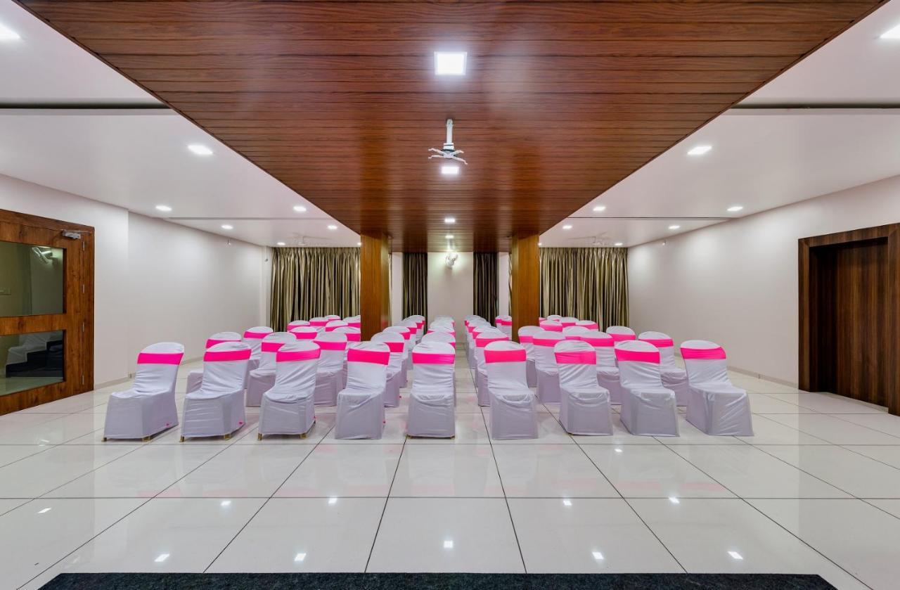 Hotel Grand Indu, 3 Star Kolhapur Zewnętrze zdjęcie