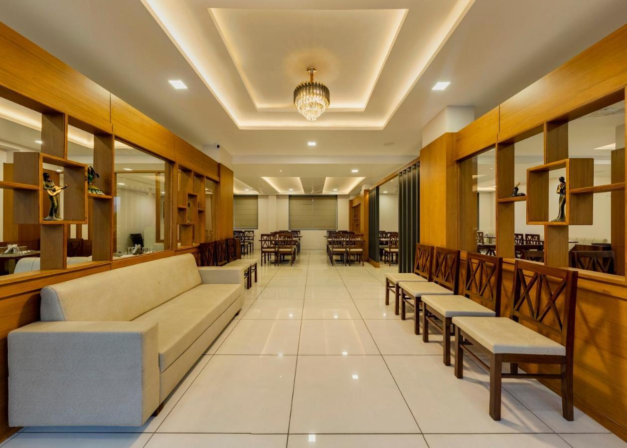 Hotel Grand Indu, 3 Star Kolhapur Zewnętrze zdjęcie