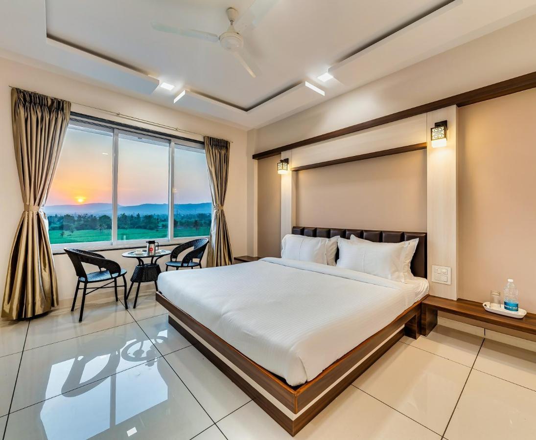 Hotel Grand Indu, 3 Star Kolhapur Zewnętrze zdjęcie