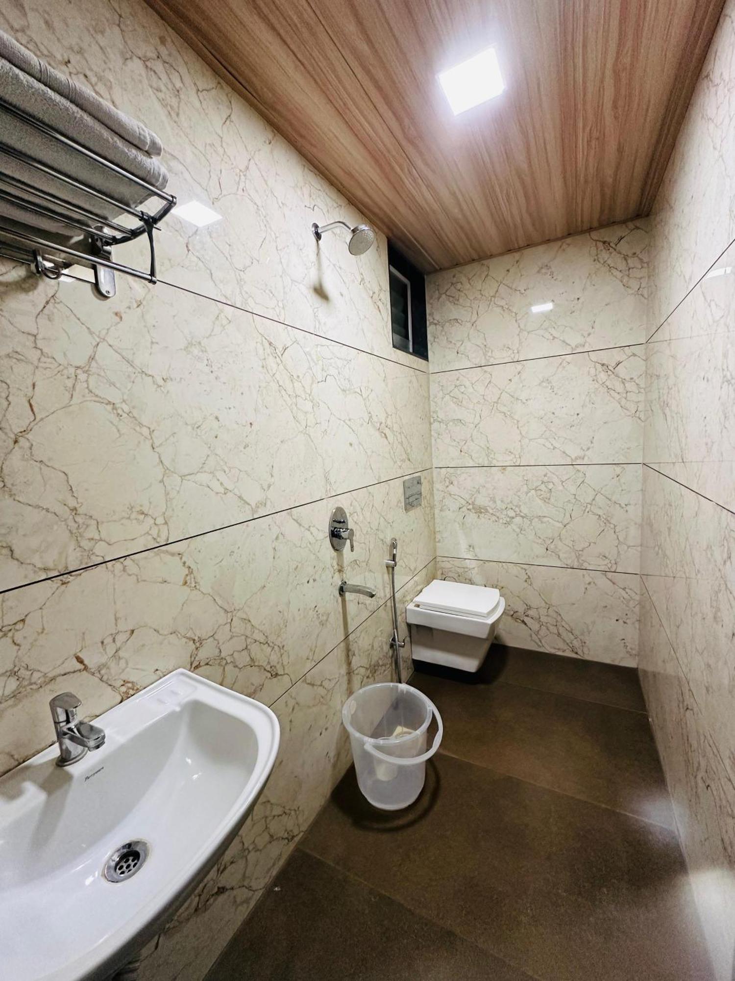 Hotel Grand Indu, 3 Star Kolhapur Zewnętrze zdjęcie